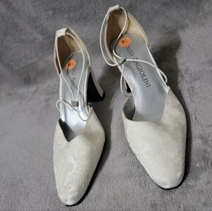 Enzo Angiolini Women's Cream White Heels Sz US 5.5 / 5 1/2 Leather Sole Wedding